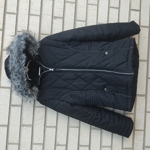 Black Coat* - Picture 5 of 11